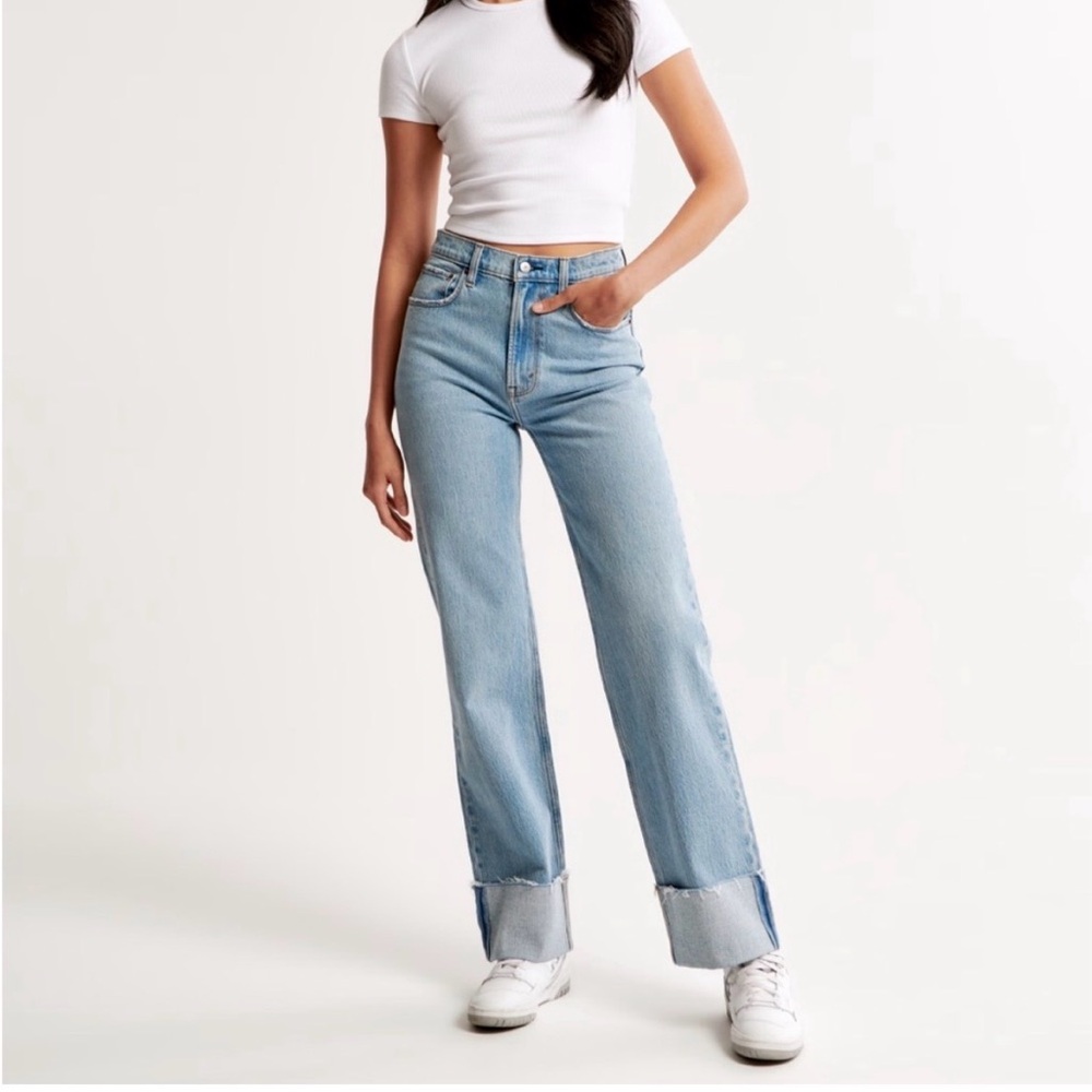 Abercrombie & Fitch High Rise Jeans 90s relaxed fit with cuff